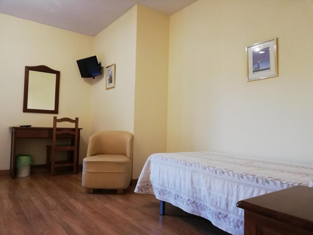 Labella Maria Hotel Pinos Genil Exterior photo