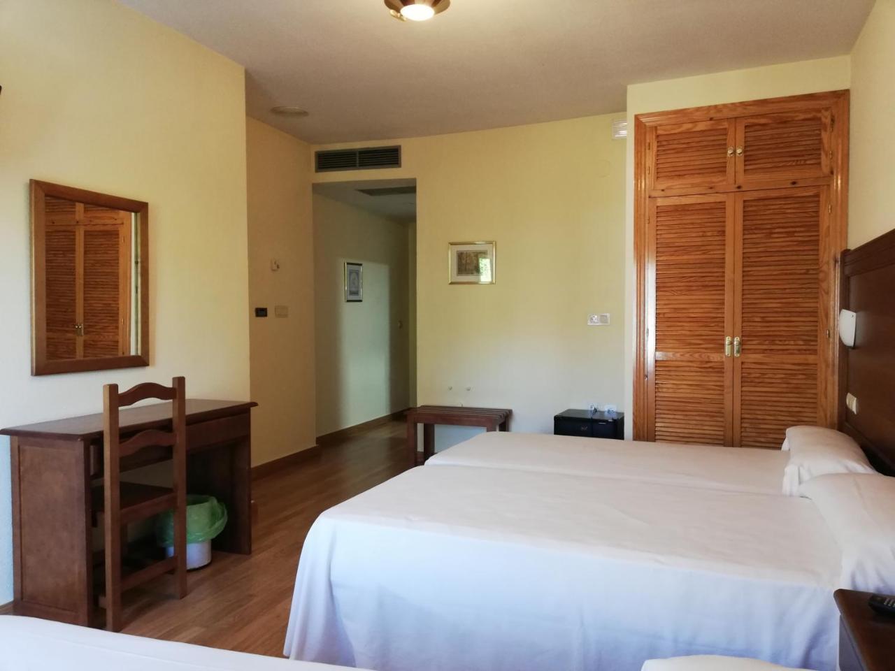 Labella Maria Hotel Pinos Genil Exterior photo